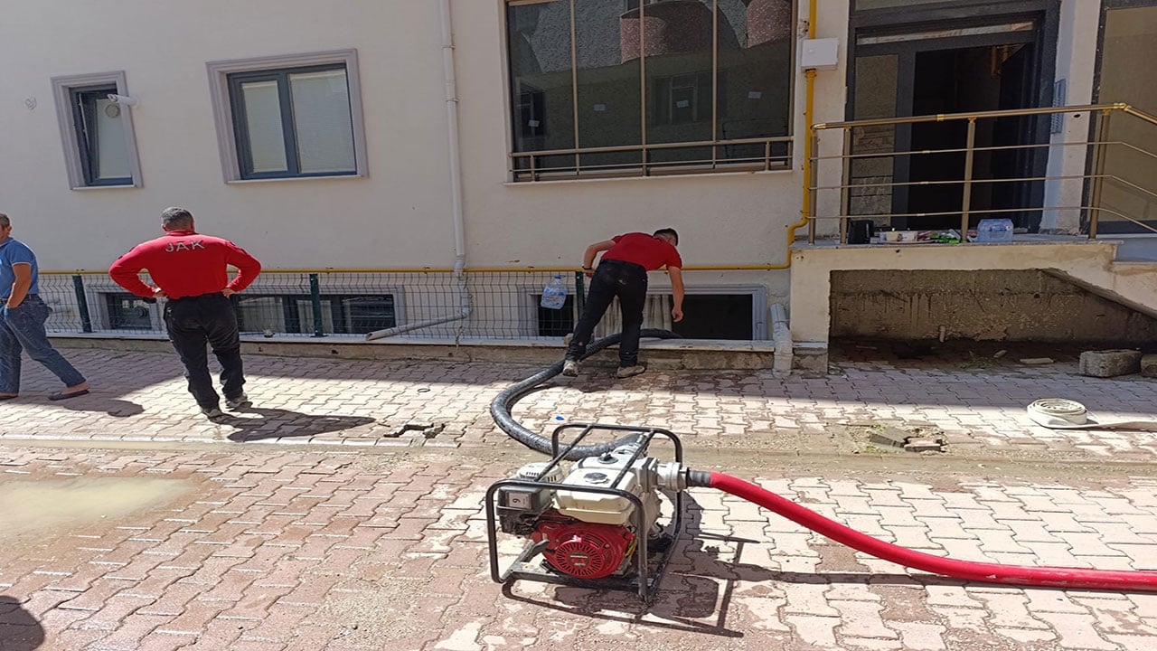 Foto - Selin bilançosu ağırlaştı! Felaketin ardından ilçede seferberlik ilan edildi!