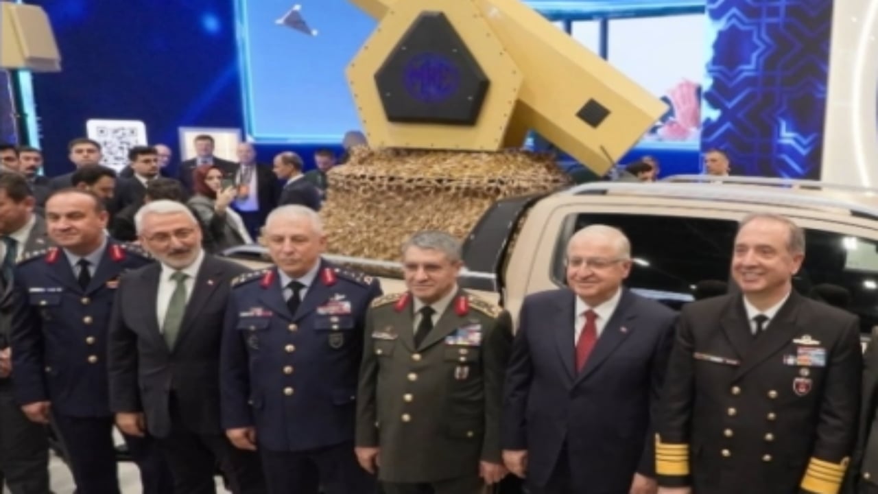 Foto - "Sen atmadın, Allah attı!" Adını Kur’an’dan aldı, SAHA 2026’ya damga vurdu: MKE’nin "ENFAL-17" füzesi ilk kez görücüye çıktı