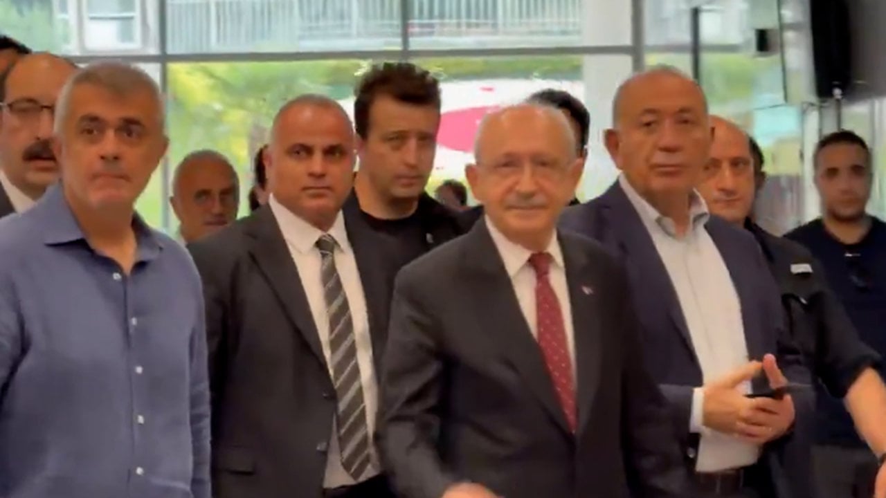 Foto - Şerde bir olamadılar! Kılıçdaroğlu dine kin kusan Deniz Göktaş’a desteğe koştu, din karşıtları feleğini şaşırttı