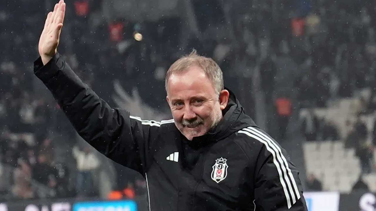 Foto - Sergen Yalçın bırakacak mı? Topu taraftara attı