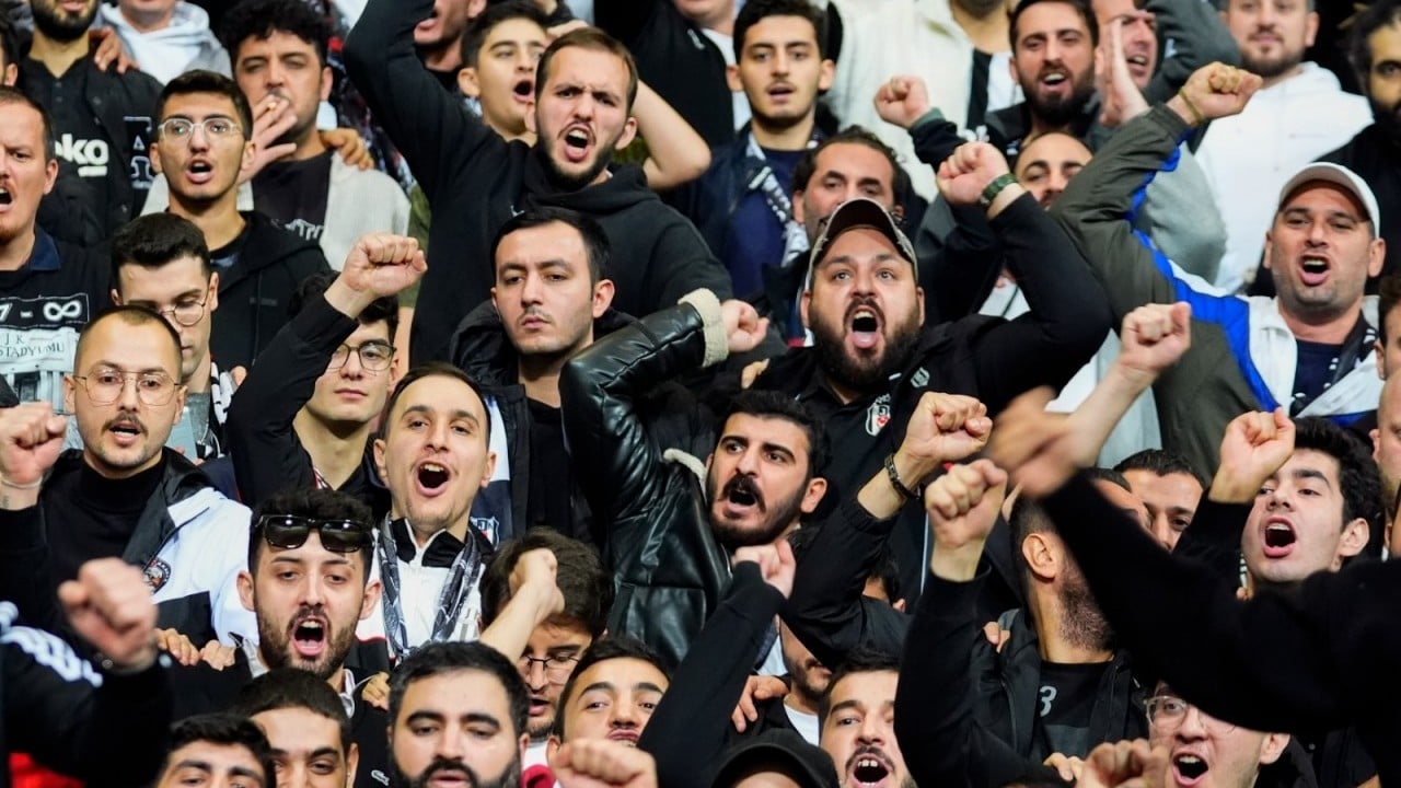 Foto - Sergen Yalçın, Kasımpaşa - Beşiktaş maçı sonrası taraftarla konuştu: Acı çekeceğimizi söyledim... İlginç an