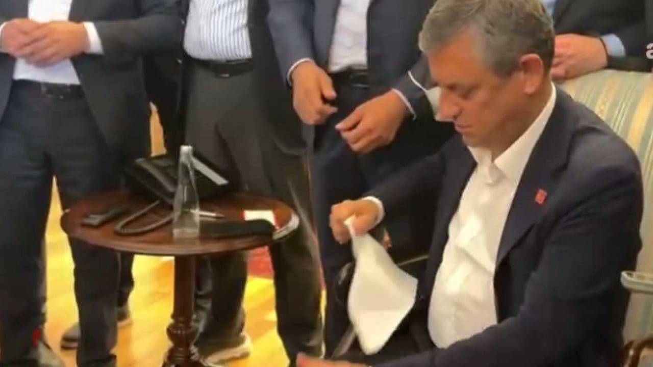 Foto - Sevigen'den Özgür Özel'e: Silivri gölgesinden çık