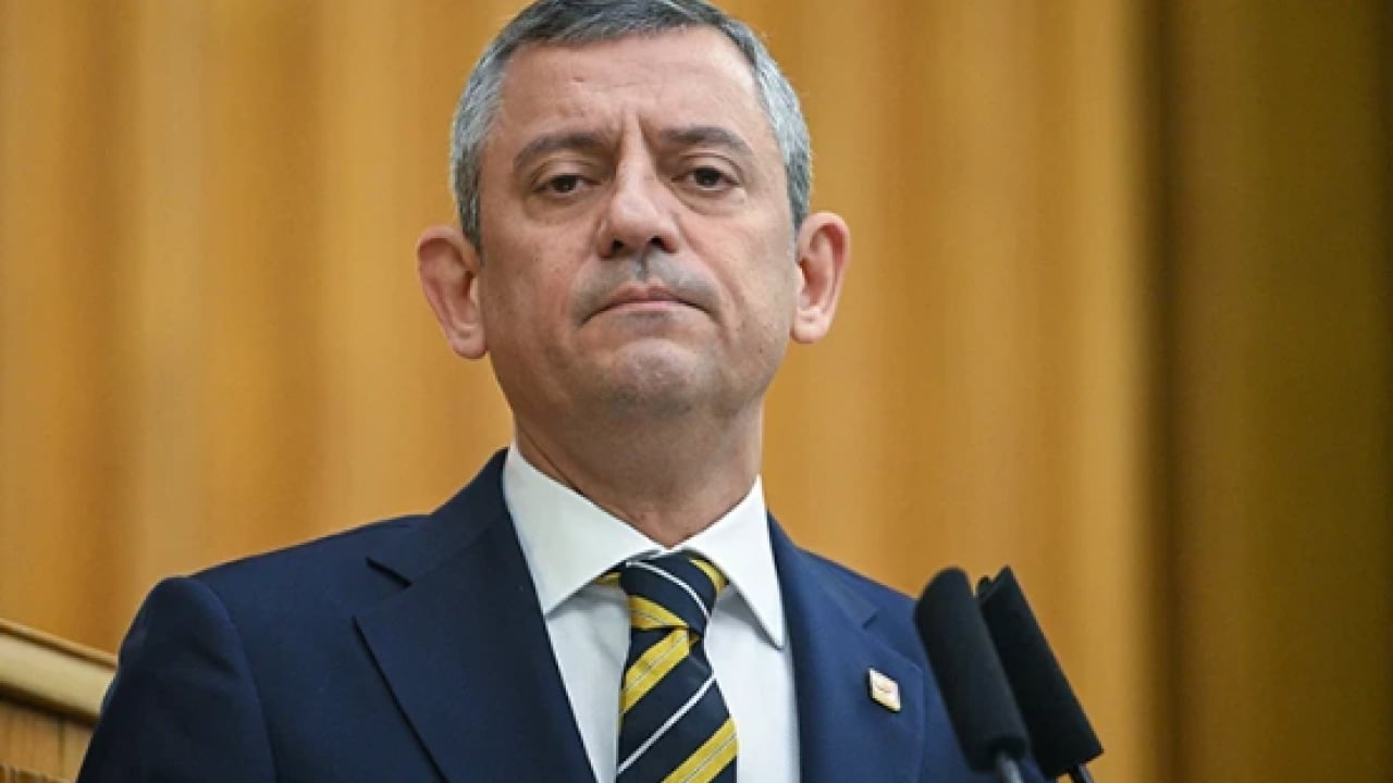 Foto - Sevigen'den Özgür Özel'e: Silivri gölgesinden çık