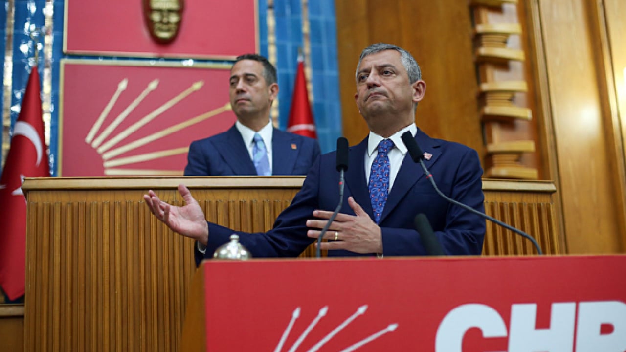 Foto - Sevigen'den Özgür Özel'e: Silivri gölgesinden çık