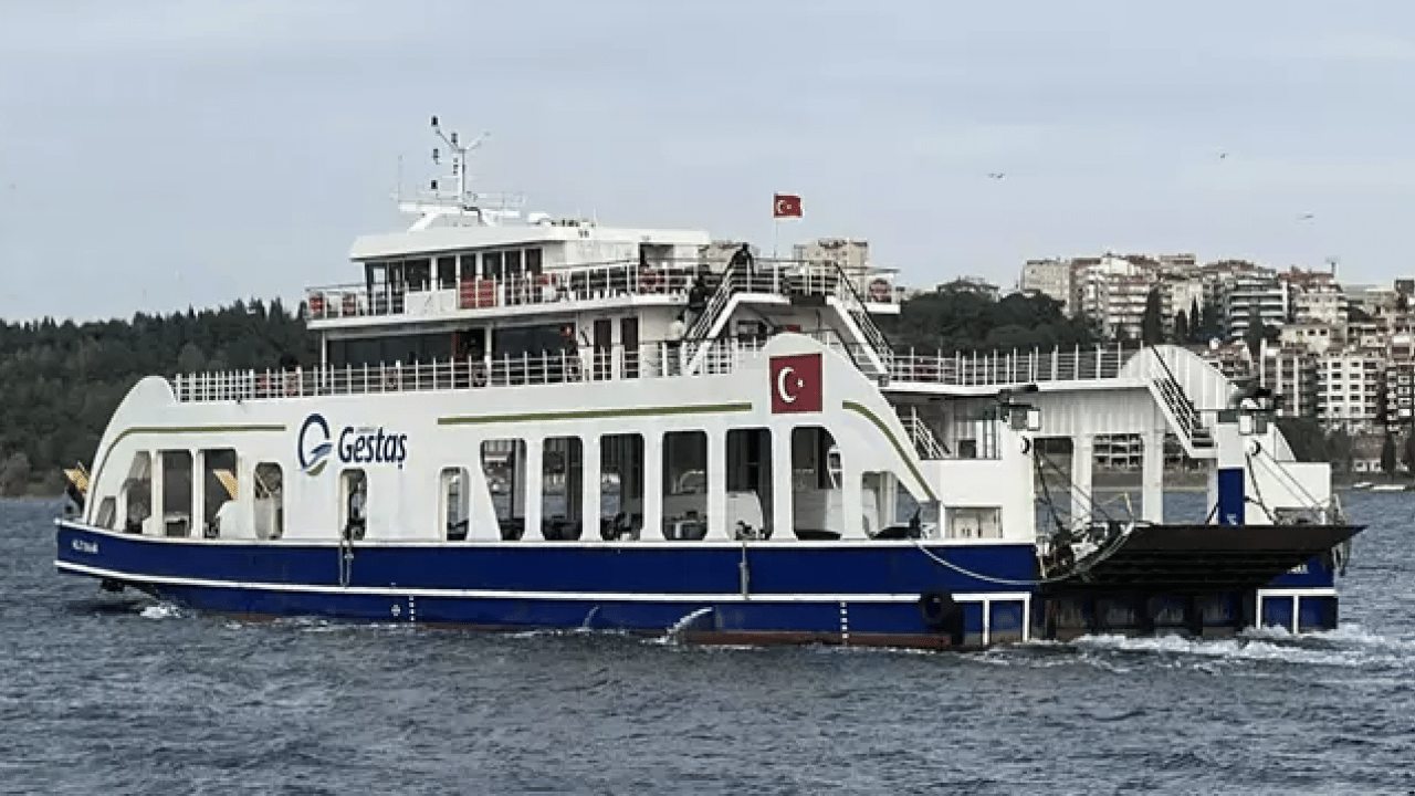 Foto - Seyahat edecekler dikkat: Gökçeada ve Bozcaada feribot seferlerine fırtına engeli