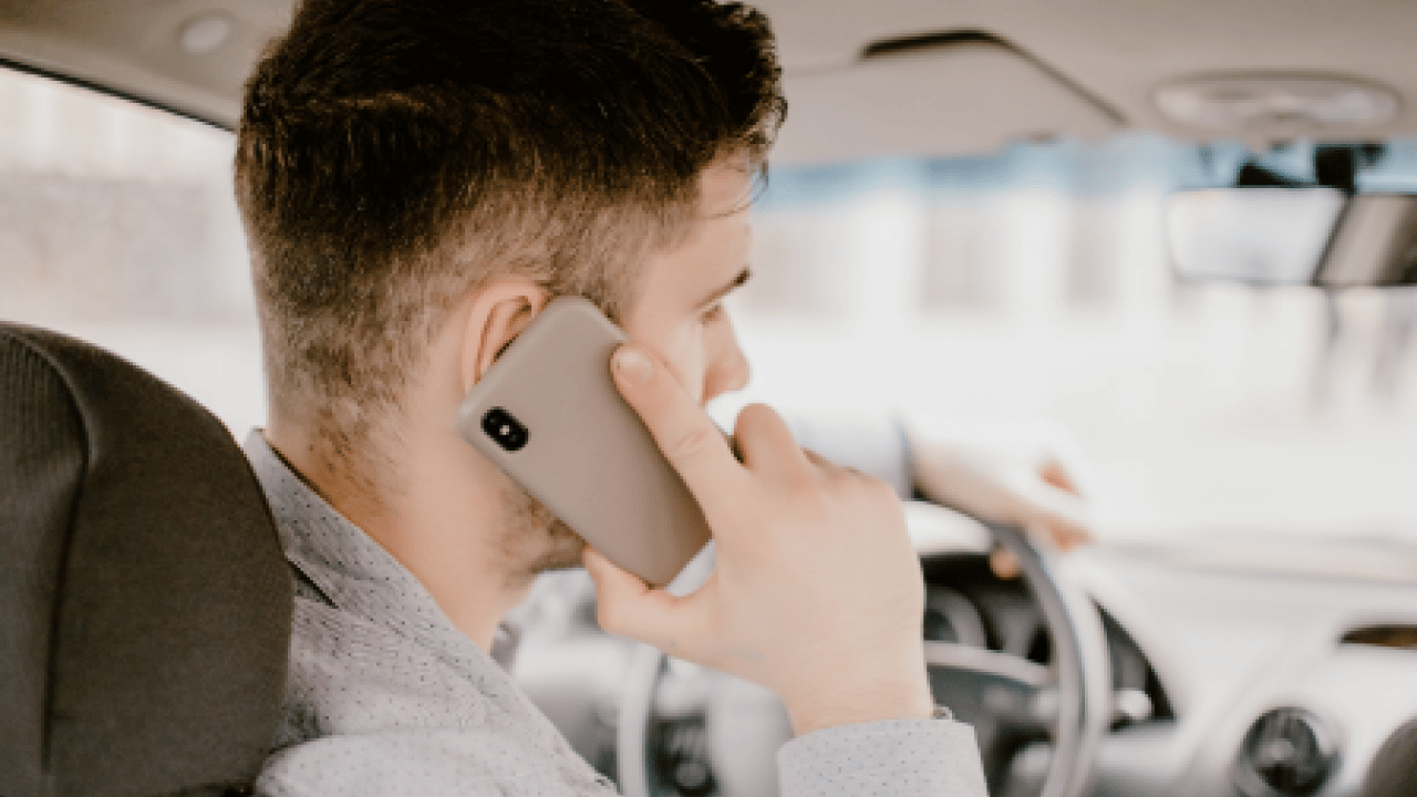 Foto - Seyir halinde bunu yapan yandı! 3'üncüde ehliyet gidecek!