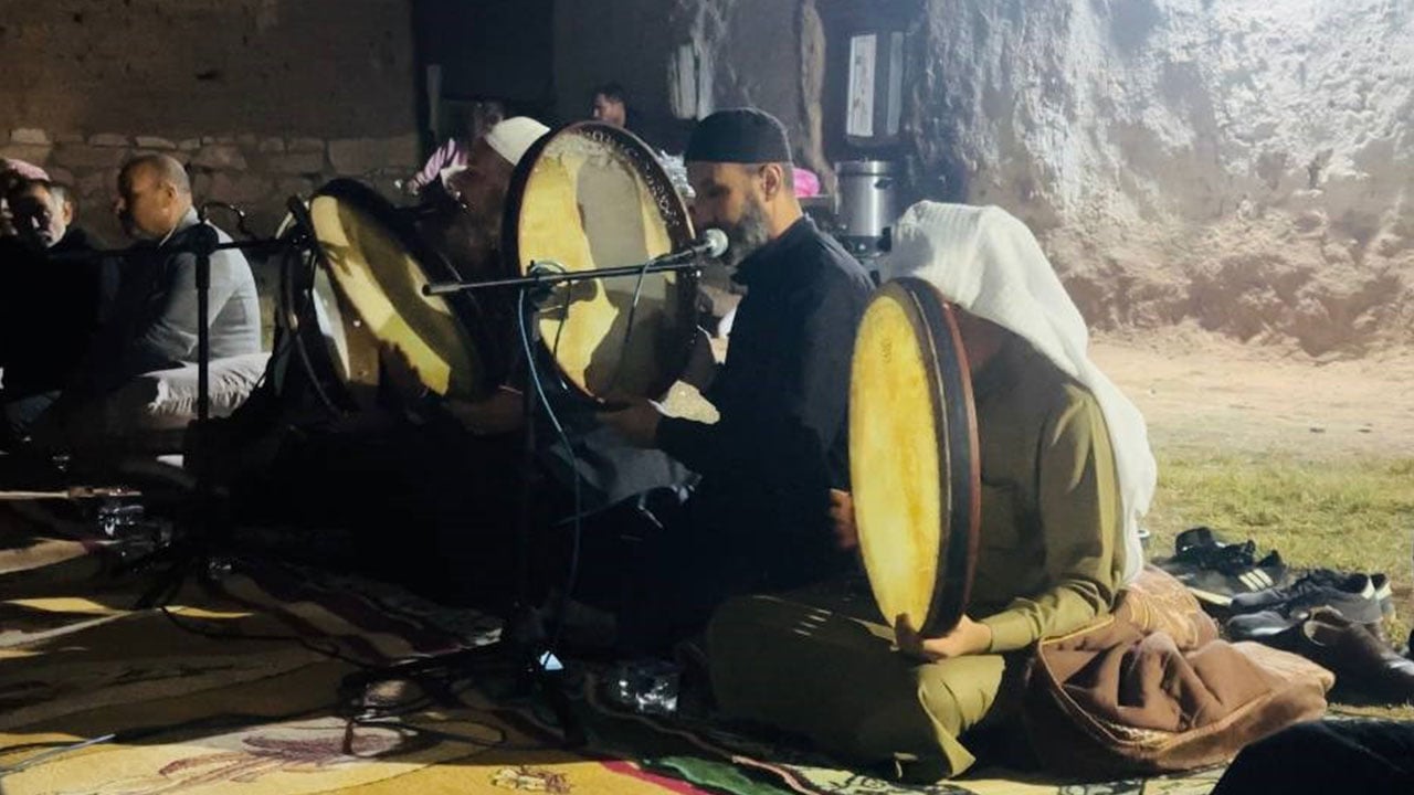 Foto - Mucize: Şanlıurfa'da günlerdir yanan ev dualarla zikirlerle söndürüldü