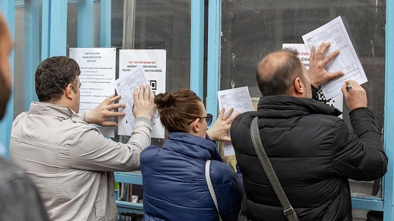 Foto - SGK düğmeye bastı, EYT’li olanları bile kapsıyor! Emeklilik statünüz bir anda değişebilir: Kuralı bilmeyen yandı