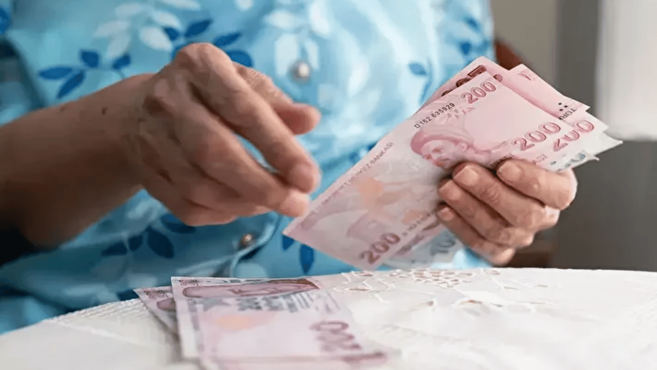 Foto - SGK ödeme tarihini ilan etti: En düşük emekli zam farkı ne zaman yatacak? İşte yanıtı