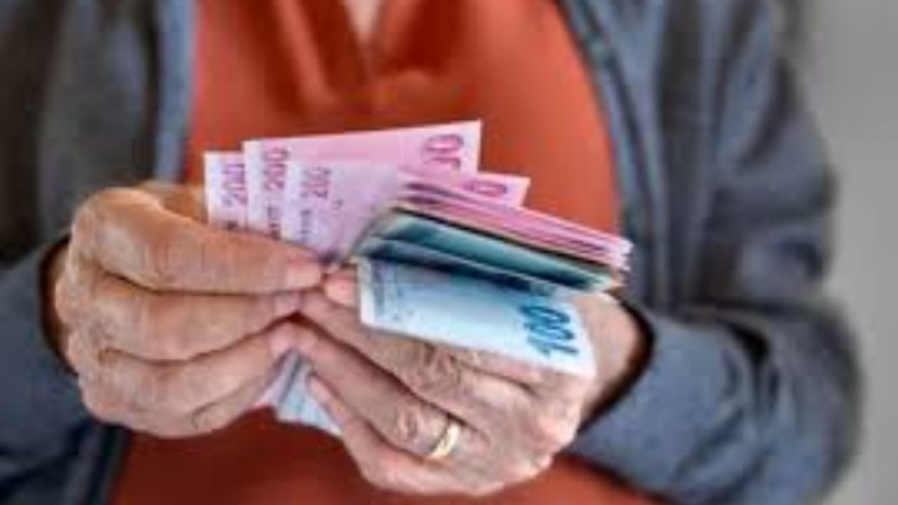 Foto - SGK uzmanı, SSK ve Bağ-Kur emeklileri için rakam verdi: 2026 en düşük emekli maaşı ne kadar olacak?