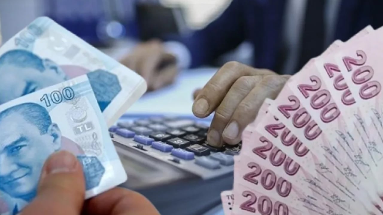 Foto - SGK uzmanı, SSK ve Bağ-Kur emeklileri için rakam verdi: 2026 en düşük emekli maaşı ne kadar olacak?