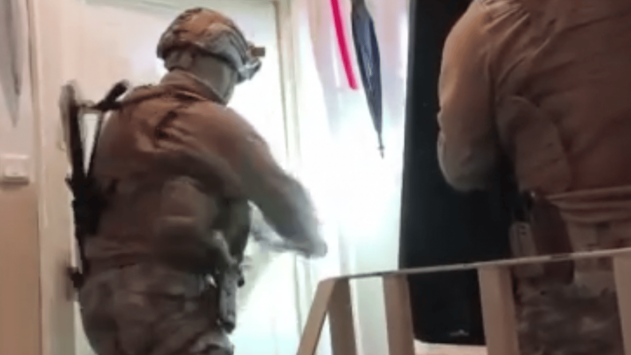 Foto - Siber dolandırıcılıkta şafak operasyonu! Büyük vurgun İstanbul’dan yönetilmiş: Sahte banka reklamıyla vurgun yapan 18 kişi gözaltında