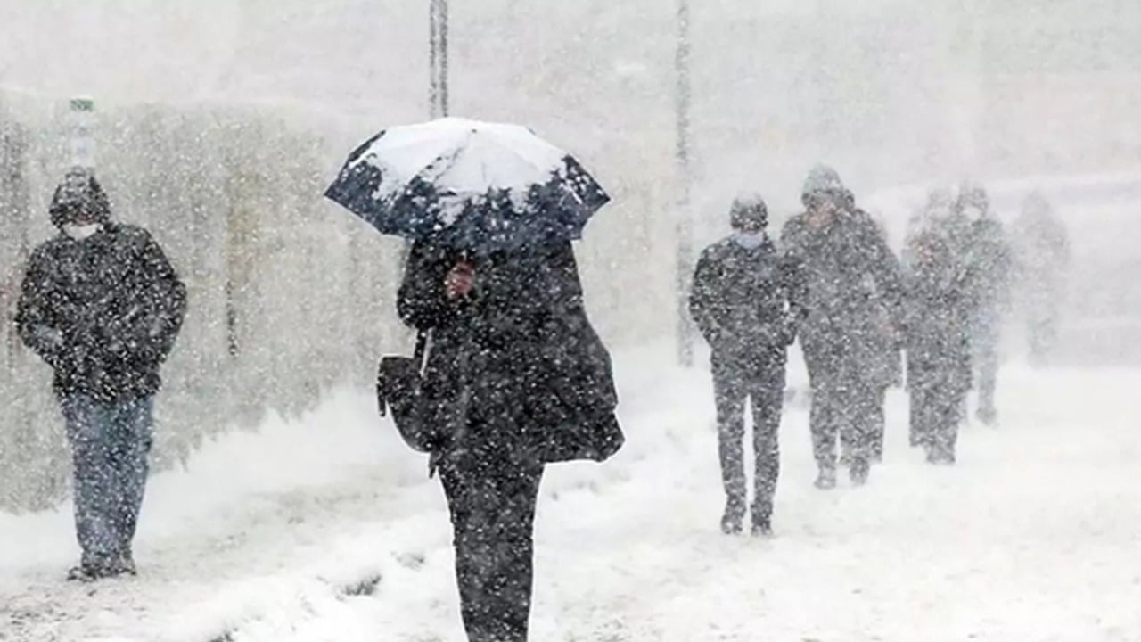 Foto - Sibirya soğukları 45 ili sarı kodla uyardı: Kar ve buzlanma 30 ilde eğitimi durdurdu