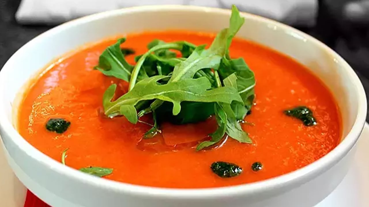 Sıcak çorba, klasik güzel bir sofra çorbası: Domatesle yapılıyor! Sizde bunu yapın destek olacak!