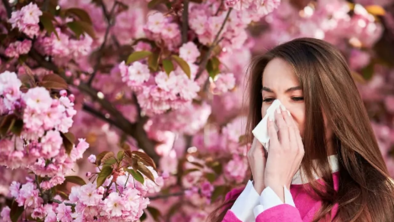 Foto - Sıcak havalar geldikçe... Bahar alerjisi gözleri etkiler mi? Bunu ihmal etmeyin yoksa?!?