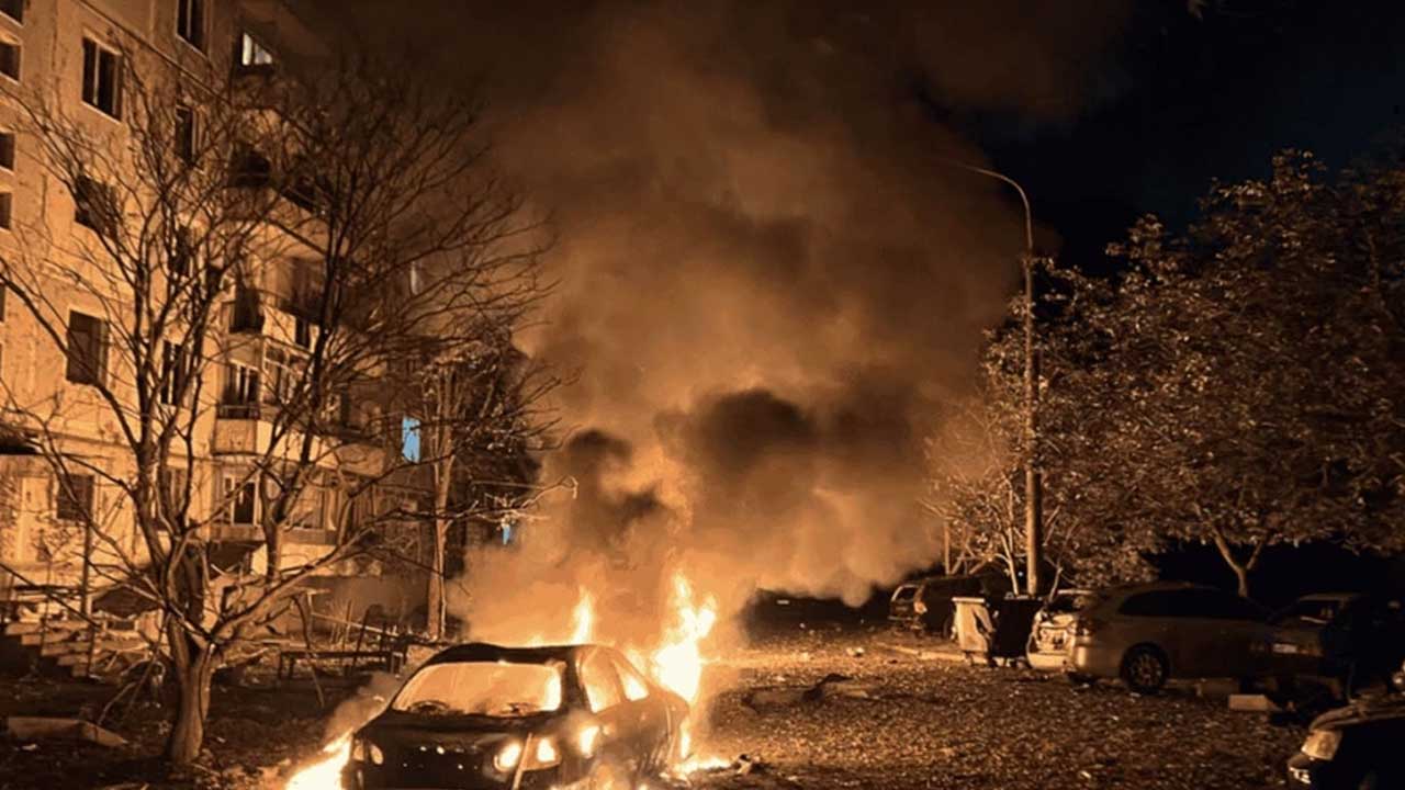 Foto - Sıcak saatler! 30 füze ve 450'den fazla İHA saldırdı