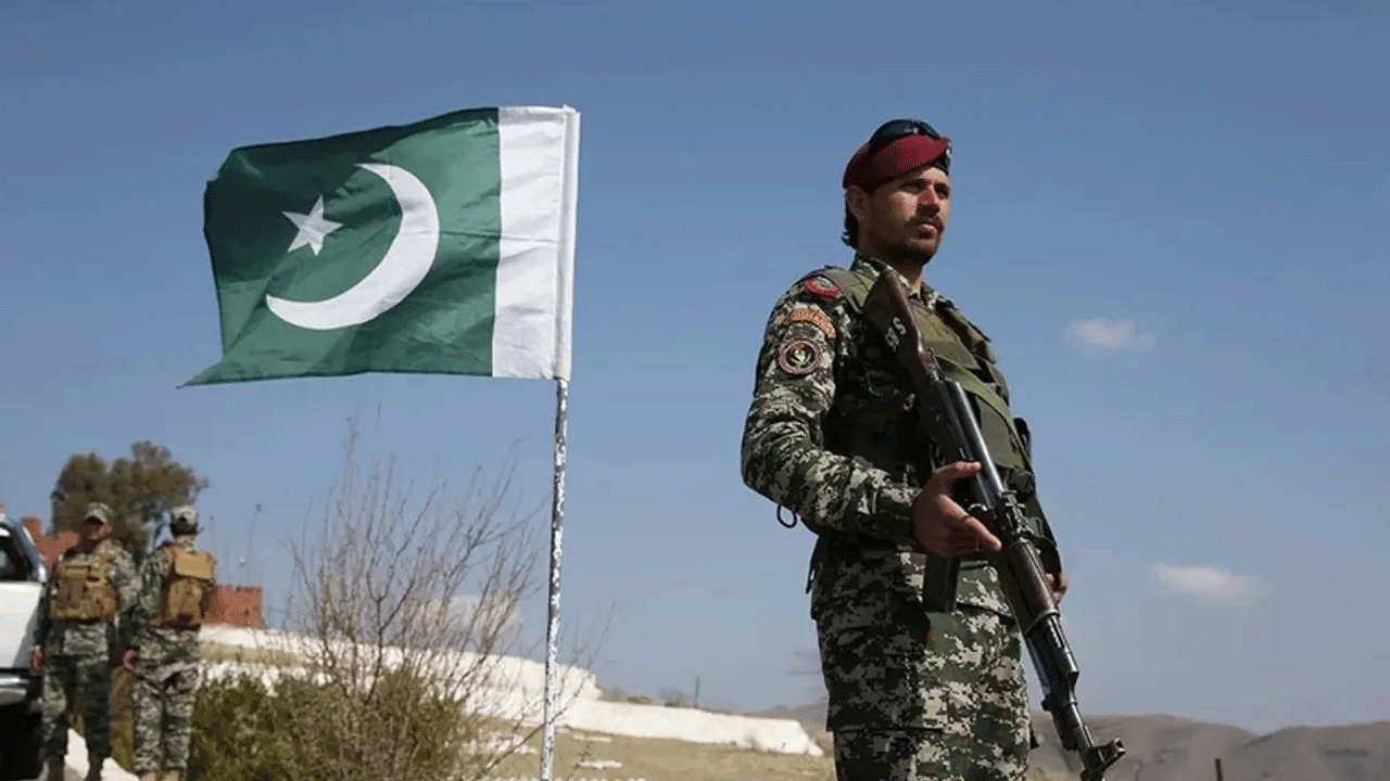 Sıcak saatler! Pakistan saldırıya geçti