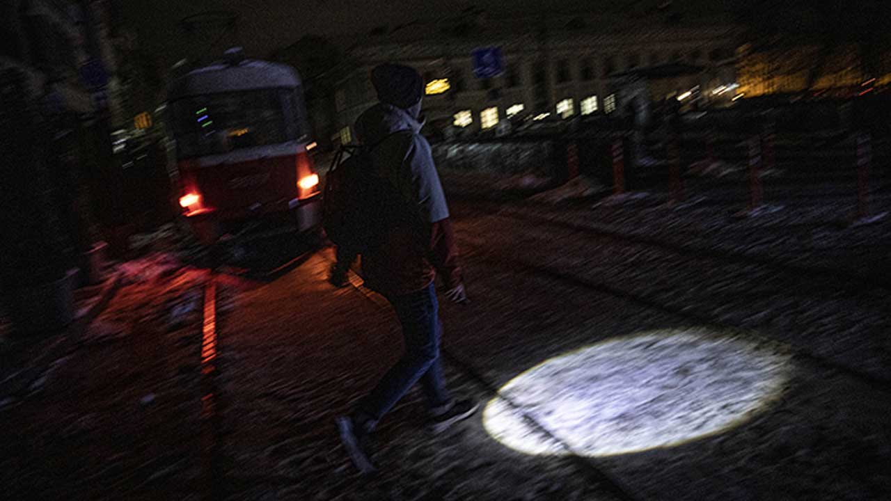 Foto - Sıcak saatler! Rusya 36 füze ve 600 İHA ile saldırdı