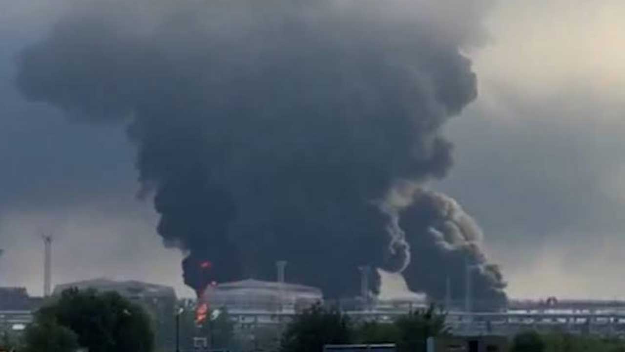 Foto - Sıcak saatler! Rusya'ya ait limanlar vuruldu
