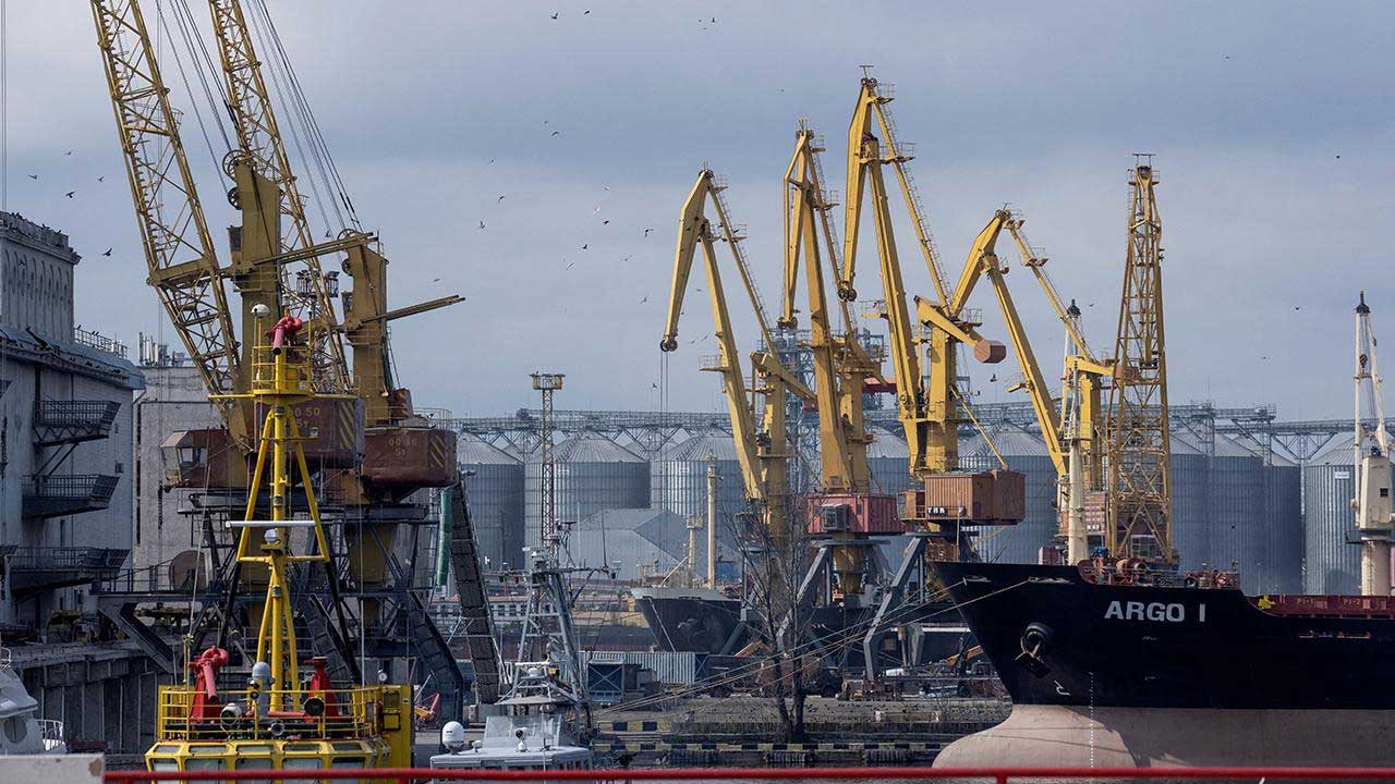 Foto - Sıcak saatler! Rusya'ya ait limanlar vuruldu