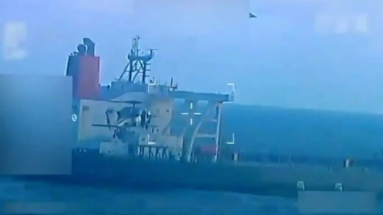 Foto - Sıcak saatler: Gemiye el konuldu