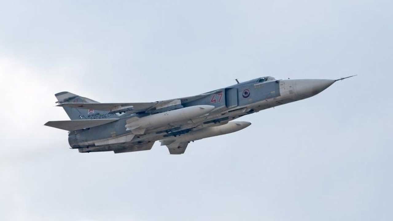 Foto - Sıcak saatler! Su-24M tipi bombardıman uçağı düştü