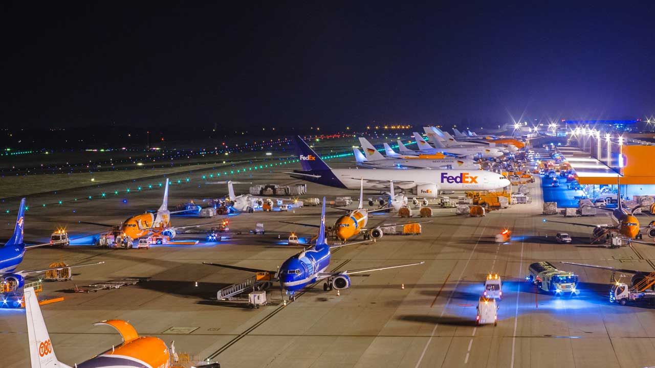 Foto - Sıcak saatler yaşanıyor! İsrail'e giden askeri sevkiyata el konuldu