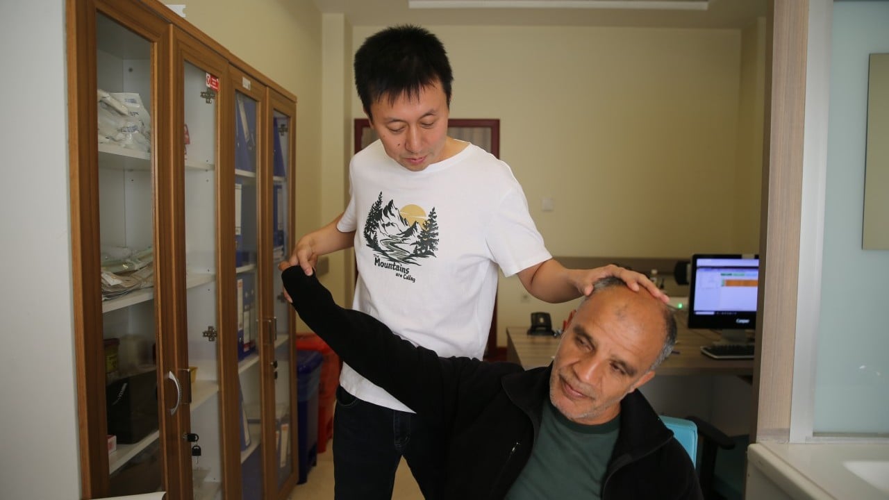 Foto - Şifa dağıtıyor: Eruh’un Çinli doktoru gönülleri fethetti