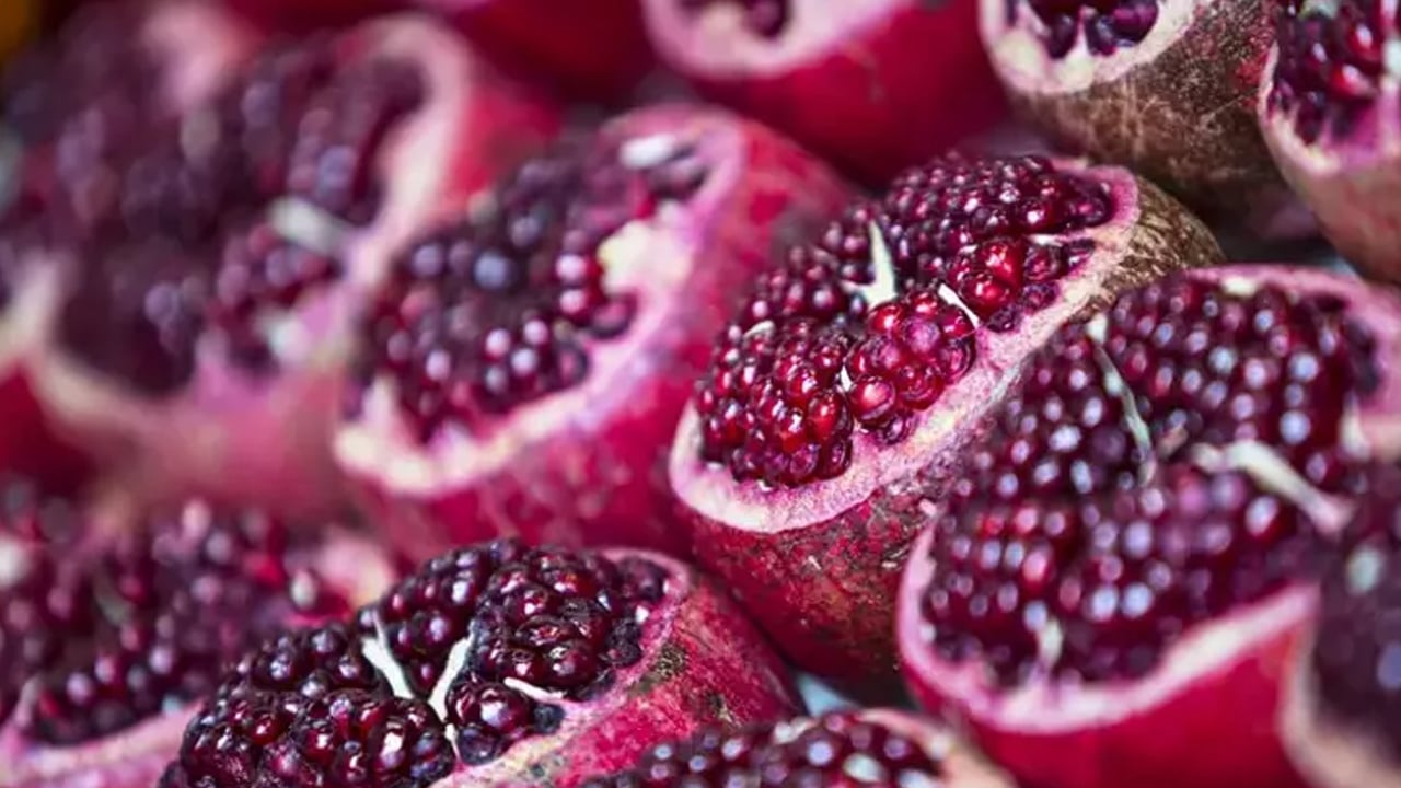 Foto - Şifa deposu nar: Kabuğunu sakın çöpe atmayın! ilaç gibi ama böyle yiyen hasta olmaz... Büyük destek oluyor
