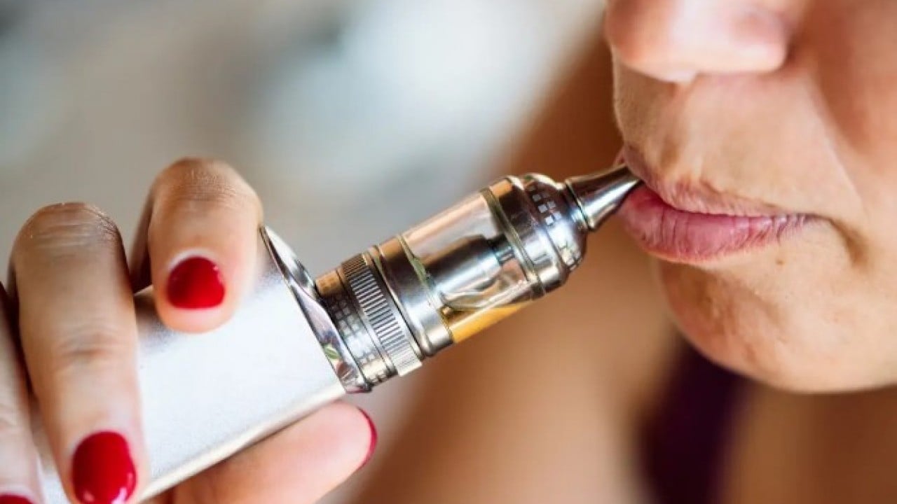 Foto - Sigarayı bırakıp ona geçiyorlar! Akciğerleri işlemez hale getiriyor!