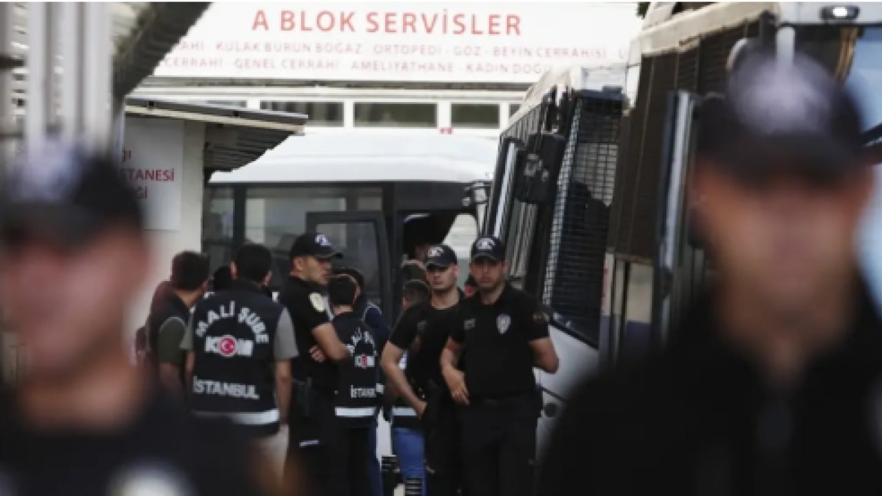 Foto - Silivri’de yolsuzluk soruşturması! Belediye başkanı ve 17 şüpheli adliyede