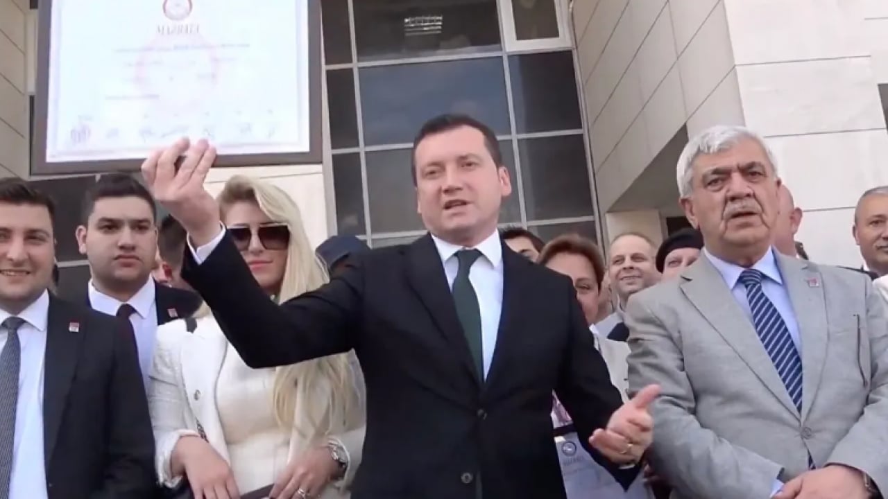 Foto - Silivri’de yolsuzluk soruşturması! Belediye başkanı ve 17 şüpheli adliyede