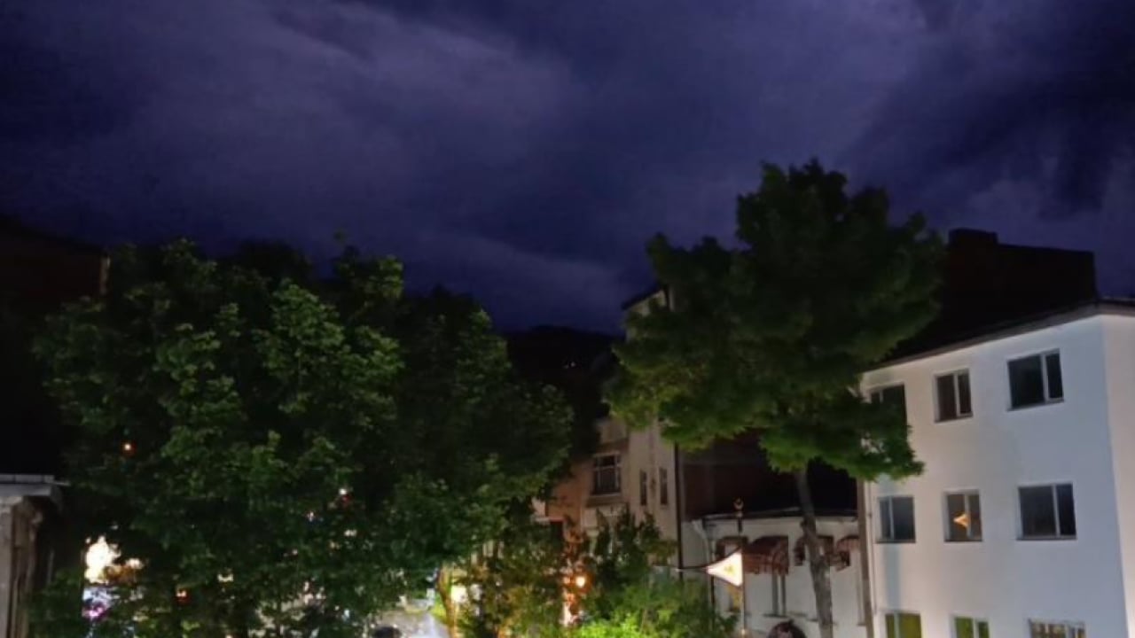 Foto - Şimşeklerin görsel şöleni Kars semalarını süsledi