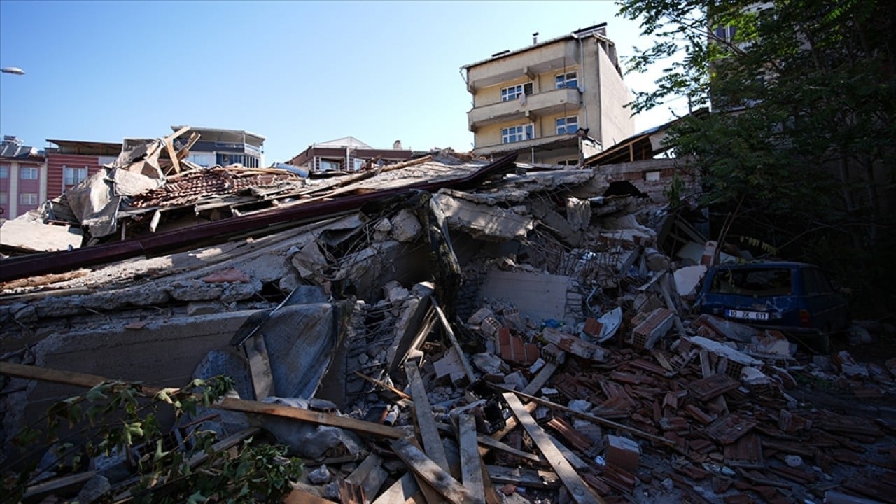Foto - Sındırgı’da 6 ayda 30 bin artçı deprem oldu!