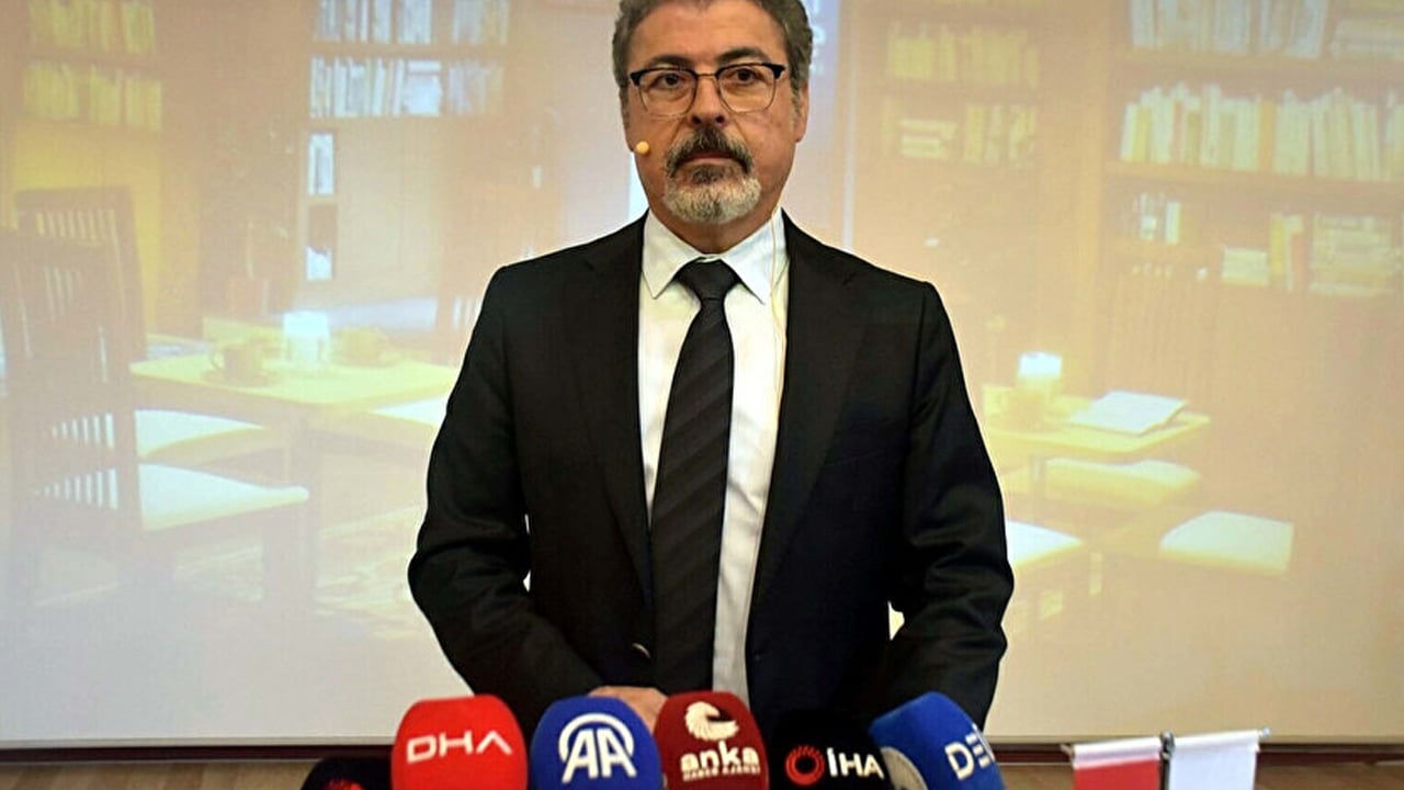 Foto - Sındırgı’da gündemi sarsacak iddia: O isim Türkiye'yi ve 30 bölgeyi işaret ederek kamuoyuna duyurdu 