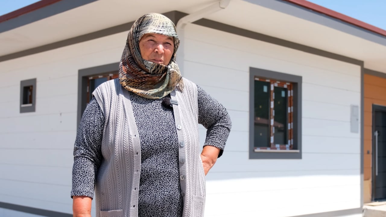 Sındırgı'da yaralar sarılıyor! Depremzedelerin yeni yuvaları son virajda