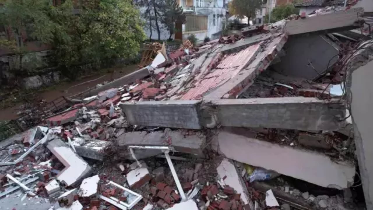Foto - Sındırgı’daki yıkım gün ağarınca ortaya çıktı! İşte felaketten, kahreden kareler