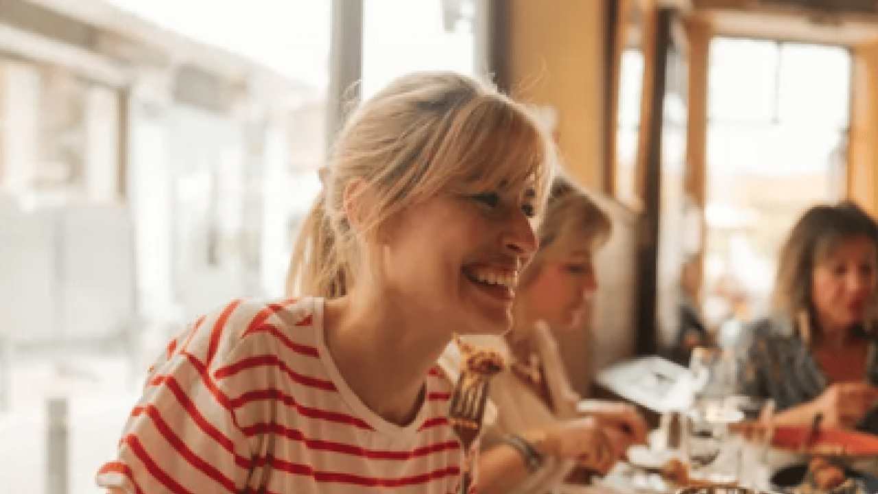 Foto - Sıra dışı bir yemek keyfi! Bu restoranda siparişler hep yanlış geliyor ama kimse şikayet etmiyor! 