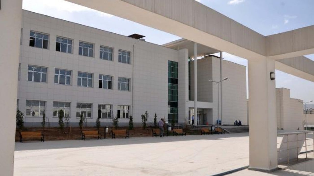 Foto - Şırnak Üniversitesi rektörü akrabalarını neden işe aldığını açıkladı: Cumaya gitmedikleri için bilmezler