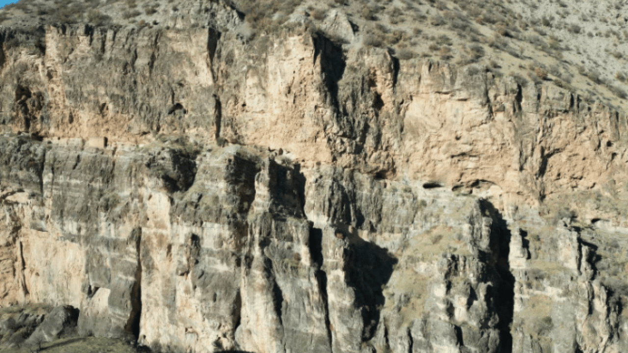 Foto - Şırnak’ta doğayla iç içe tarih! Gizemli manastır ilk kez görüntülendi