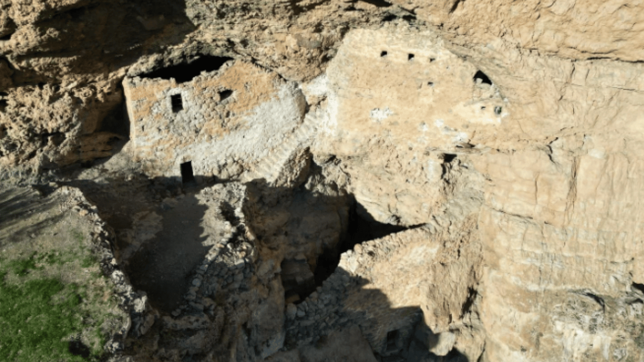 Foto - Şırnak’ta doğayla iç içe tarih! Gizemli manastır ilk kez görüntülendi