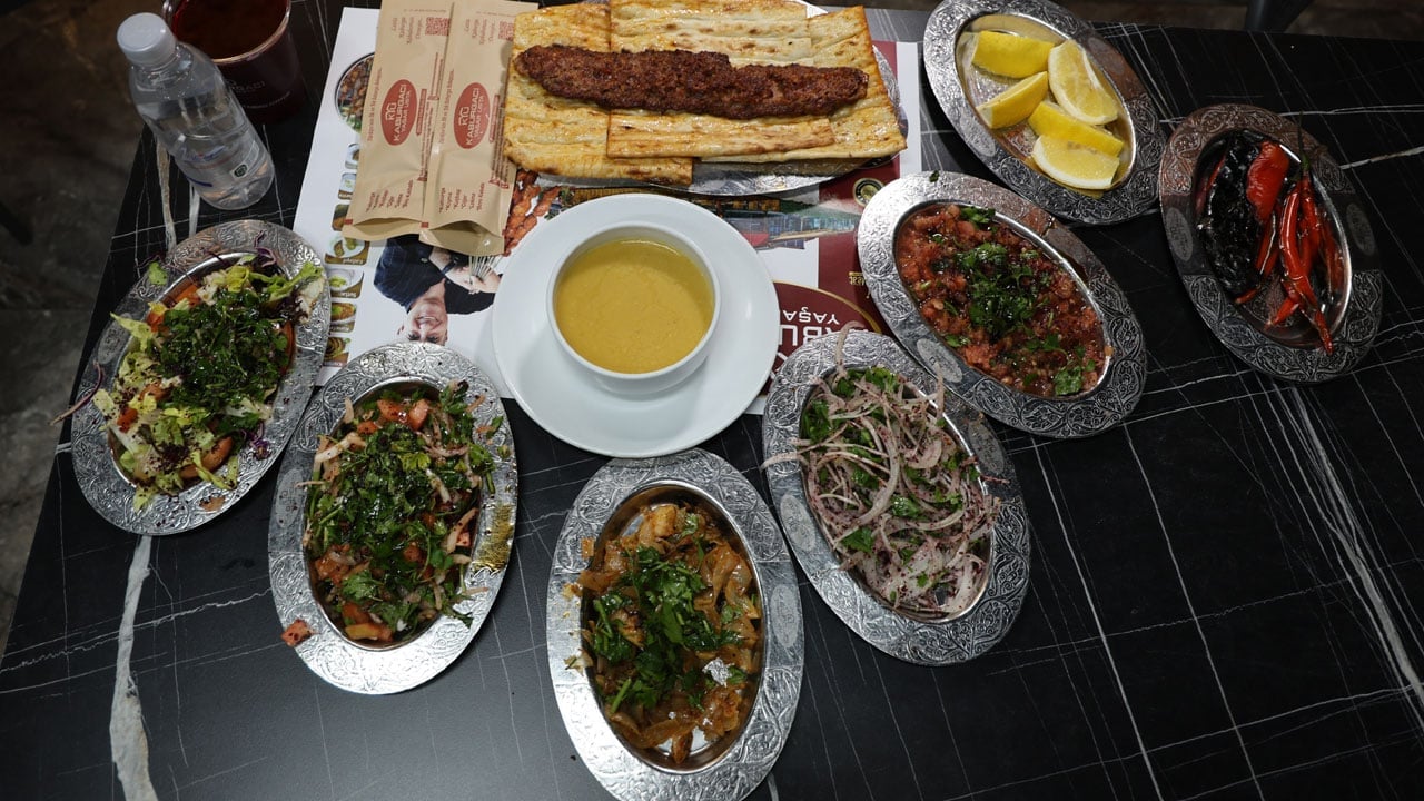 Foto - Sırrı yanında gelen salatada! Adana kebabı için şaşırtan açıklama