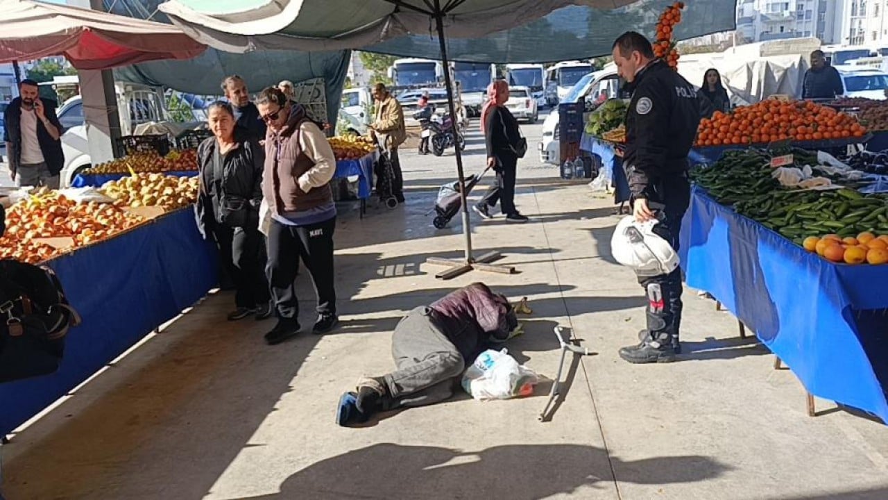 Şişede durduğu gibi durmuyor! Pazar ortasında ibretlik görüntü