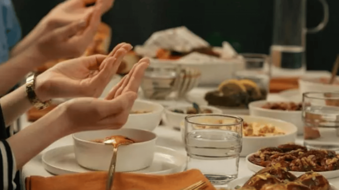 Şişkinliğe ve reflüye son: Ramazan'da mide rahatsızlıklarına son verecek kurallar!