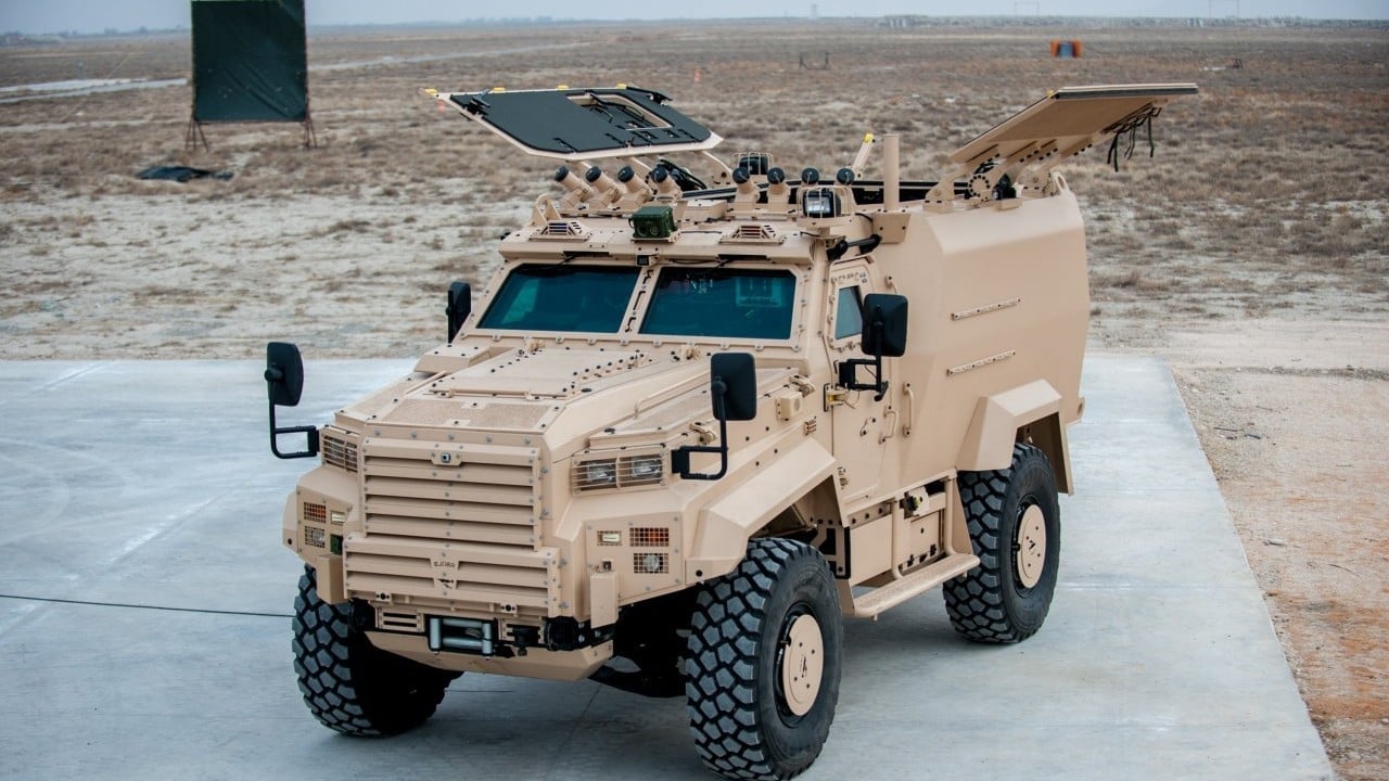 Foto - Sisler arasından çıkan canavar