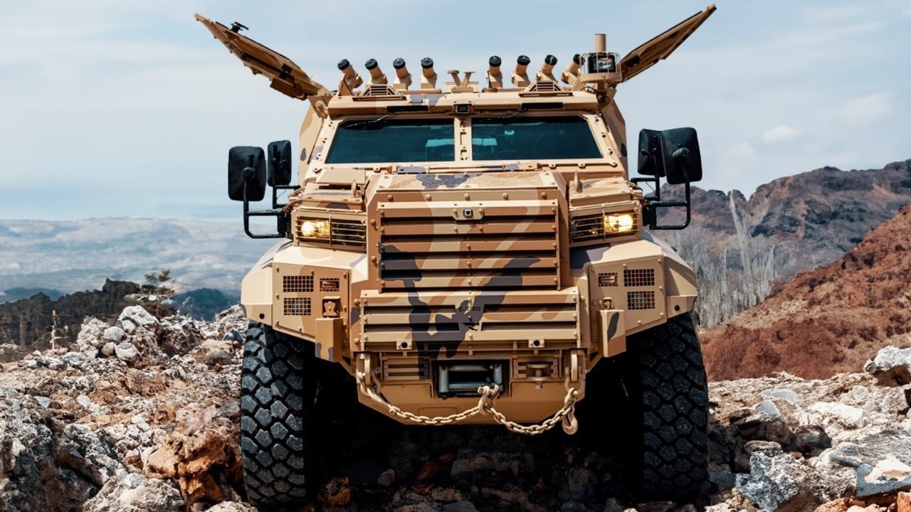 Foto - Sisler arasından çıkan canavar