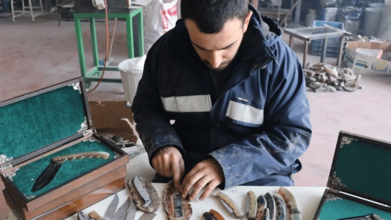 Foto - Sivas’ın efsane bıçağı ülke sınırlarını aştı! Ustanın dokunuşu ezberleri bozdu