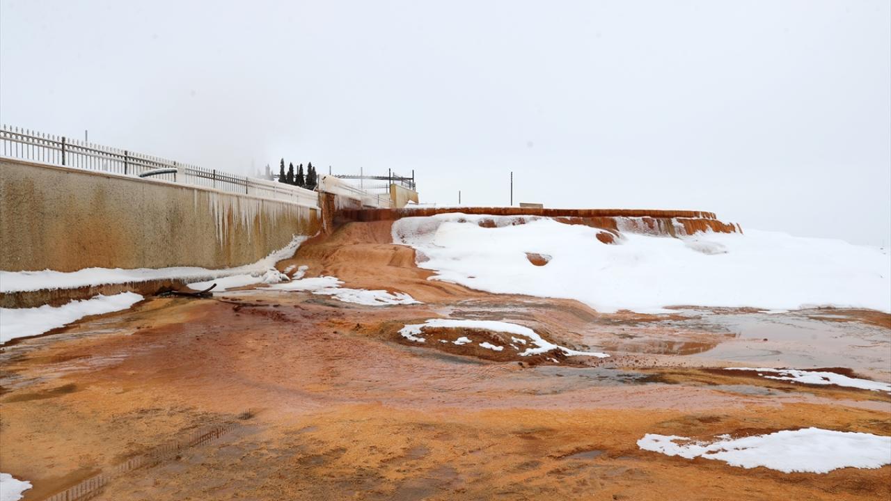 Foto - ‘Sivas'ın Pamukkale’si Altınkale, beyaz örtüyle kaplandı