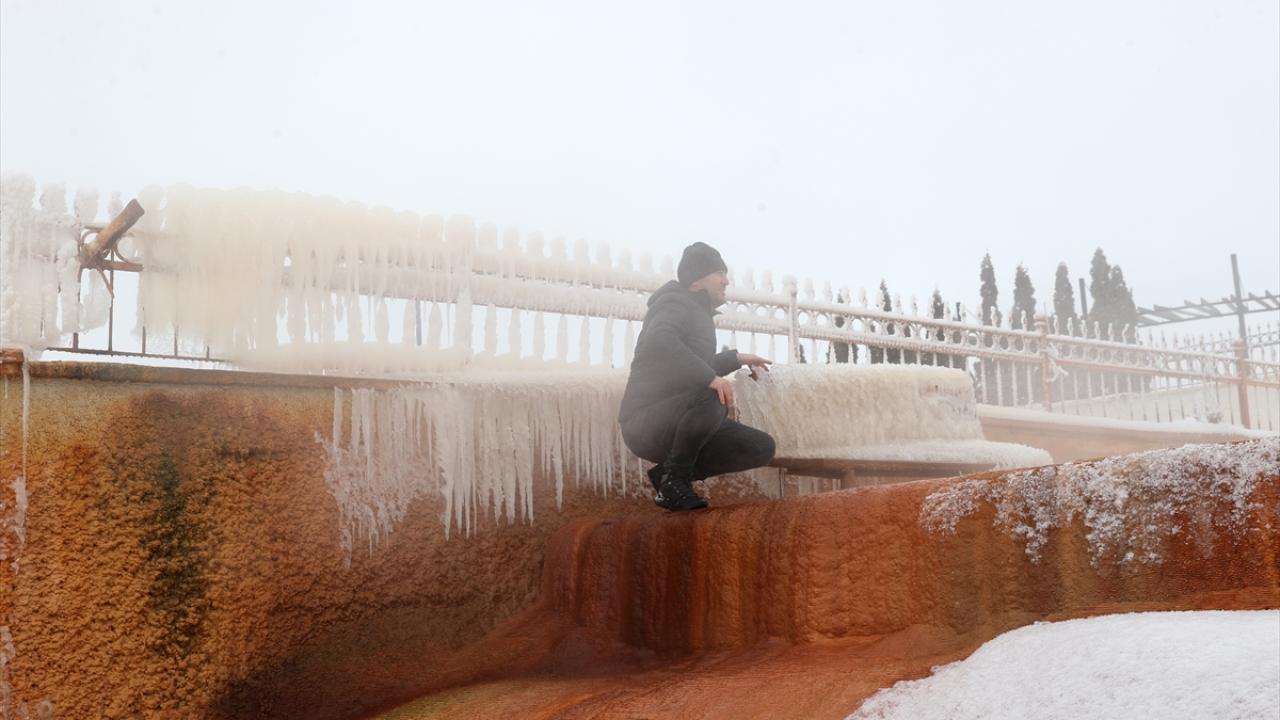 Foto - ‘Sivas'ın Pamukkale’si Altınkale, beyaz örtüyle kaplandı