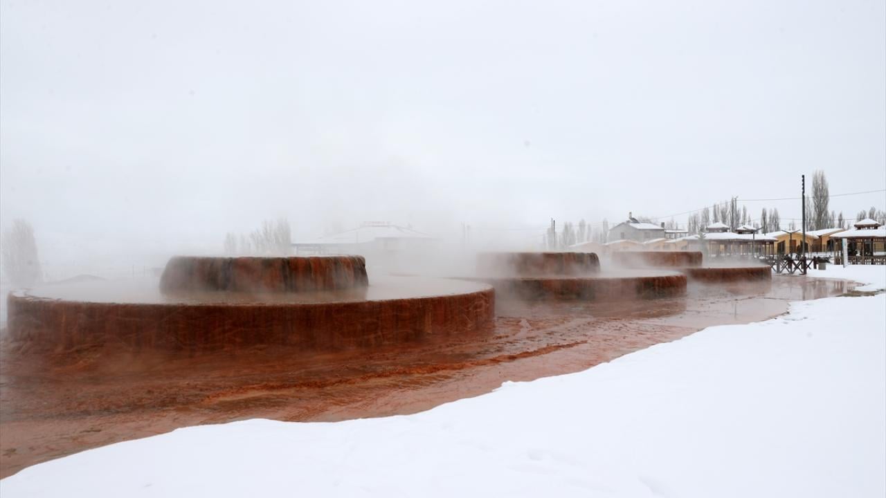 Foto - ‘Sivas'ın Pamukkale’si Altınkale, beyaz örtüyle kaplandı